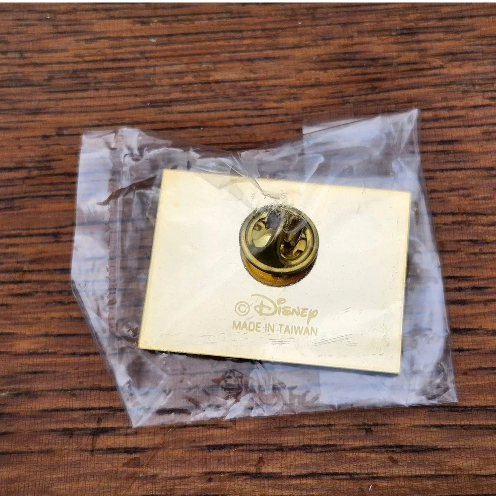 VTG 2000 Walt Disney World Resort Millennium Pin Celebrate the Future Y2K NIP
